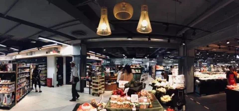 2025年传统零售行业观察:转型机遇与启示