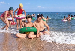 一九九三年夏天，父亲和我在北戴河